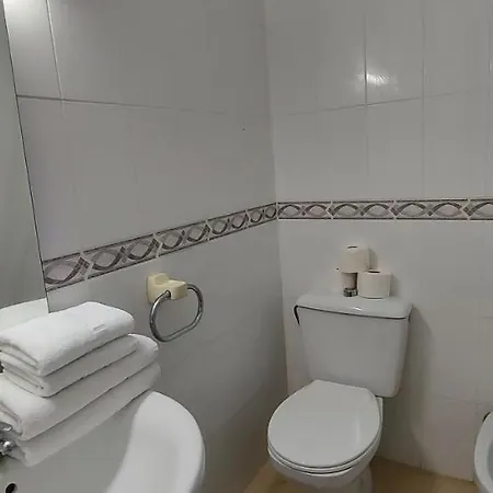 D104 Alondras Park Ground Floor Pool View Apartment *