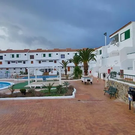 D104 Alondras Park Ground Floor Pool View